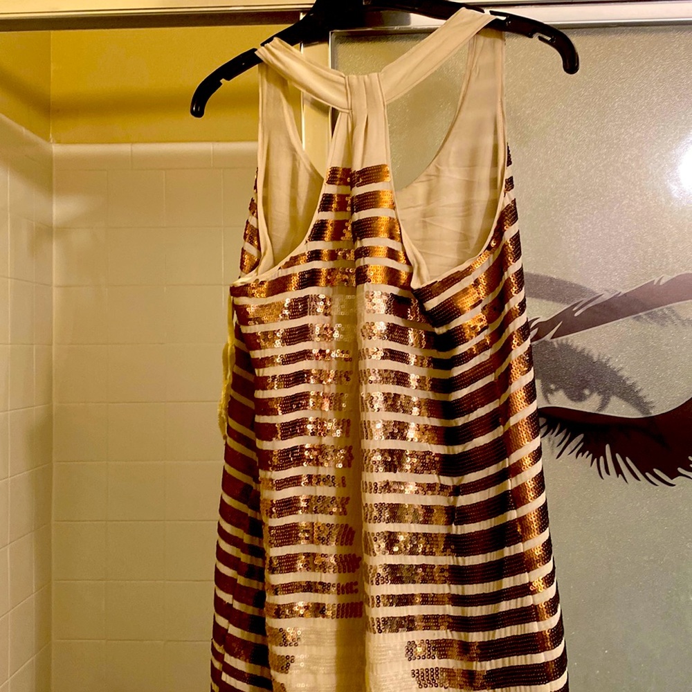 Beautiful dress that I can’t fit. Open to trade for a bigger size if possible